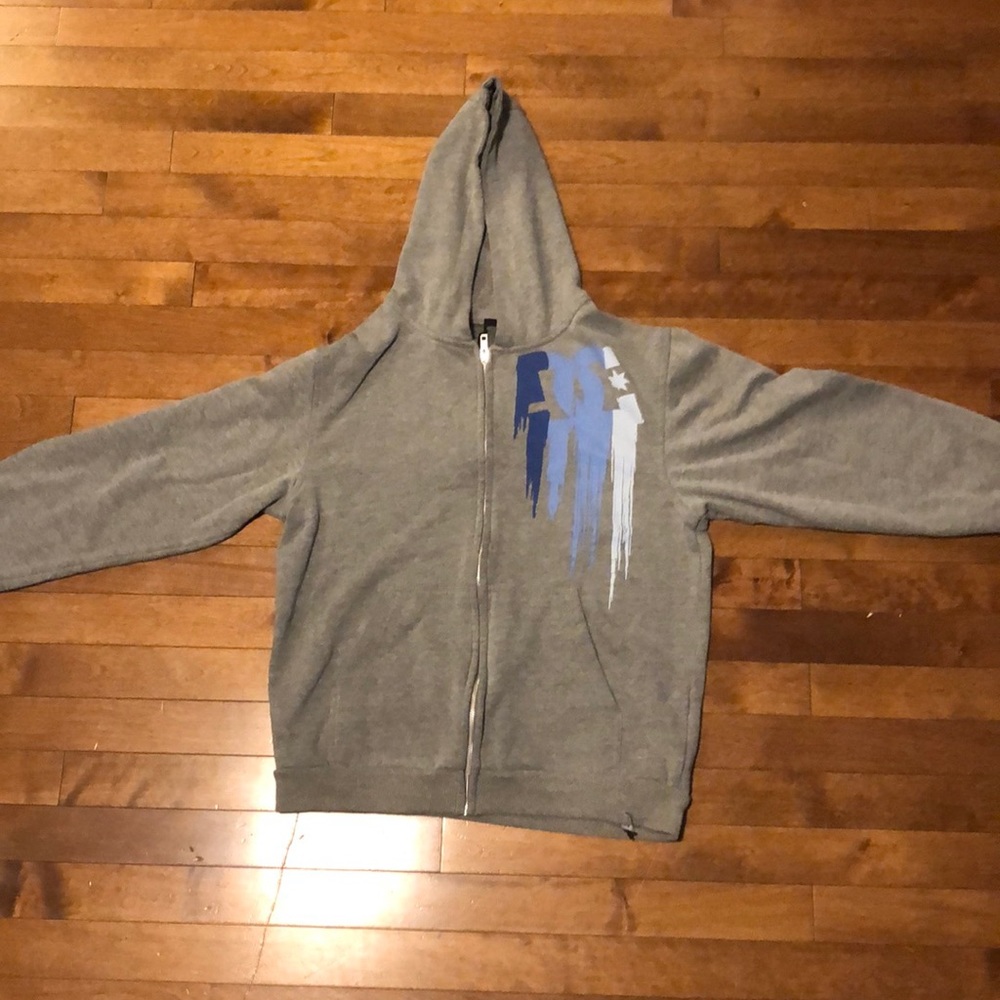 Youth XL ( 14-16 ) DC boys Sweater gray and blue